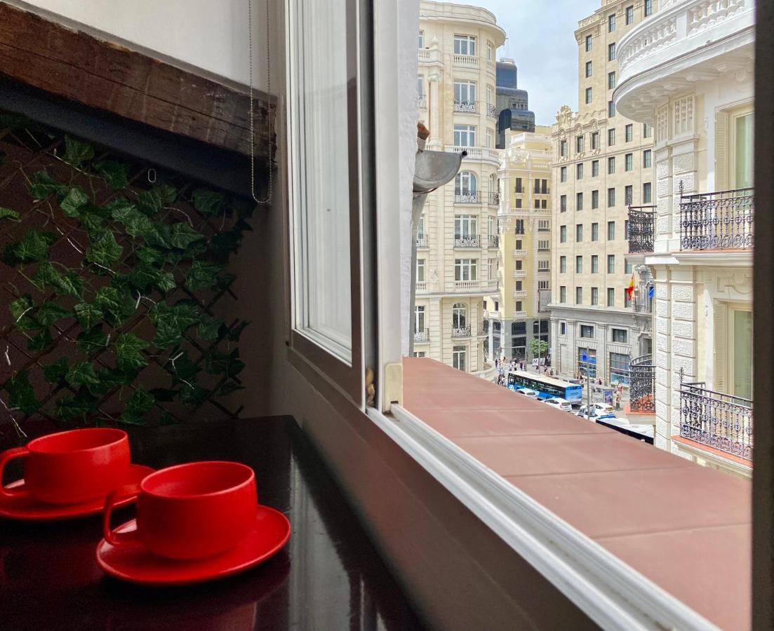 Apartamento Charming Gran Via Attic Madrid Exterior foto